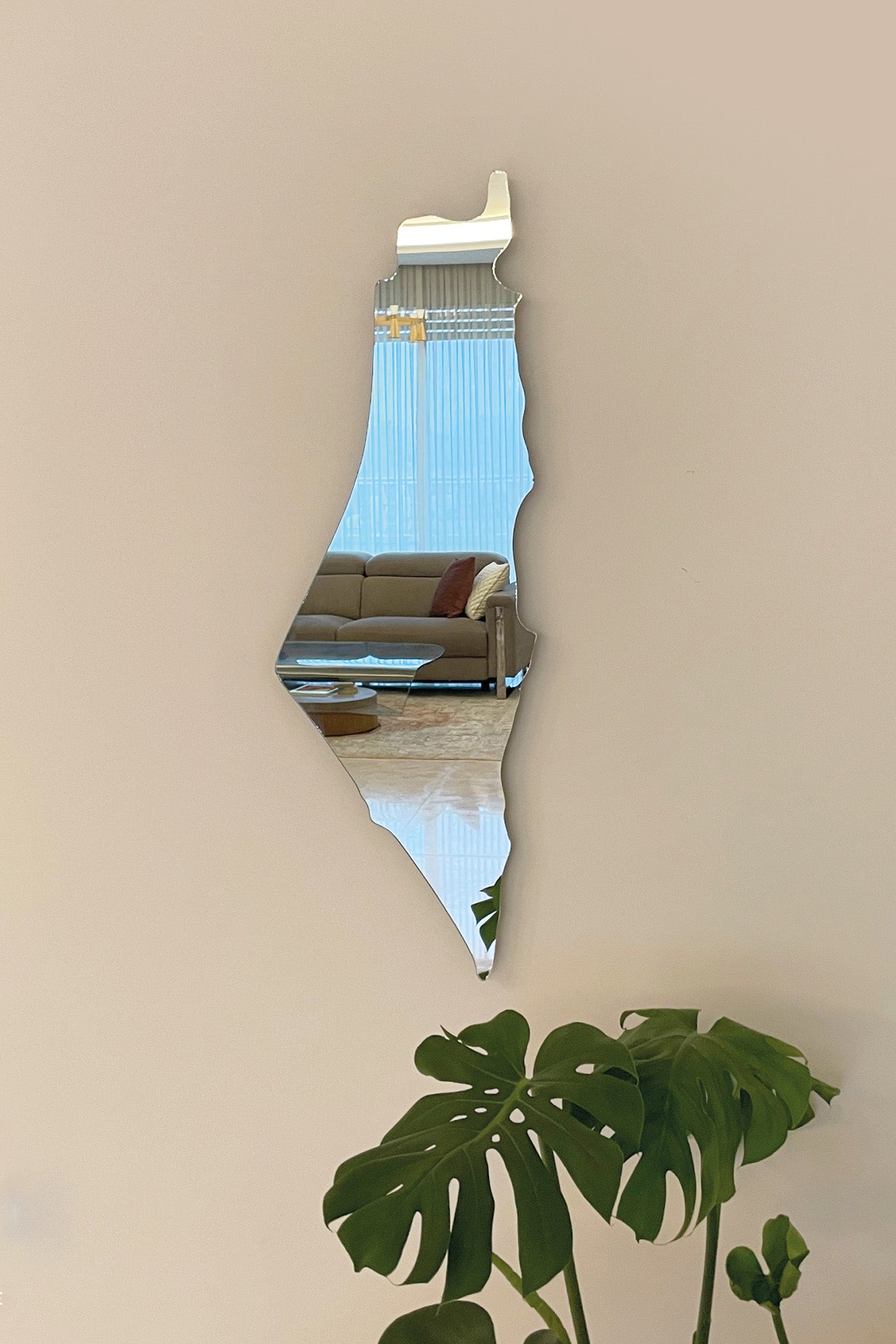 Mirrors and decorations
