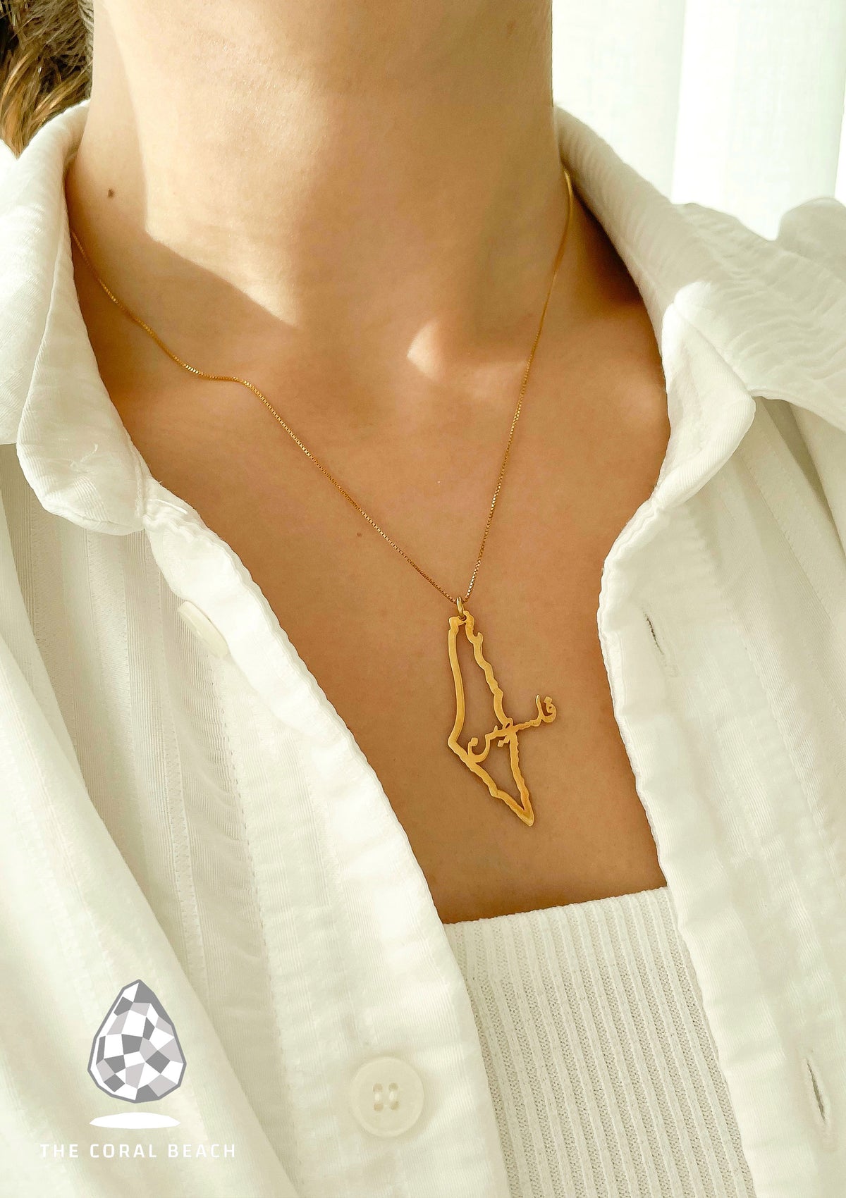 Palestinian map with horizontal Palestine Arabic word necklace